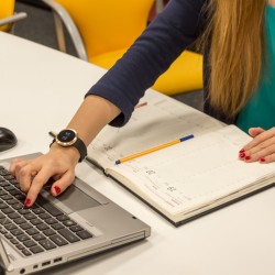 Montre Connectée Forever Forevigo 2 ROUND SB-310 Rose OR